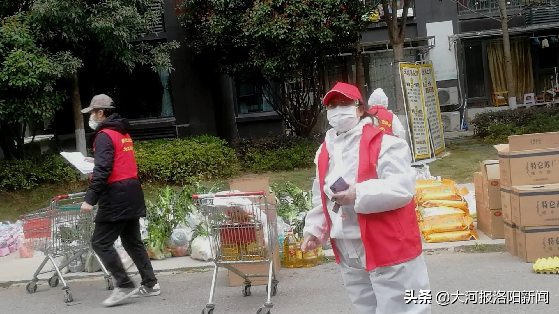 武汉小区居民喊假的,武汉小区居民喊假的视频