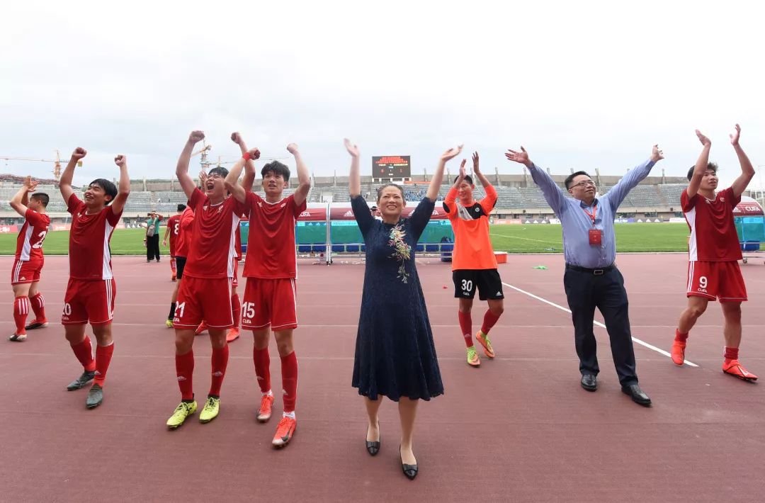 十年磨一剑打败对手,十年磨剑一朝登顶雄天下