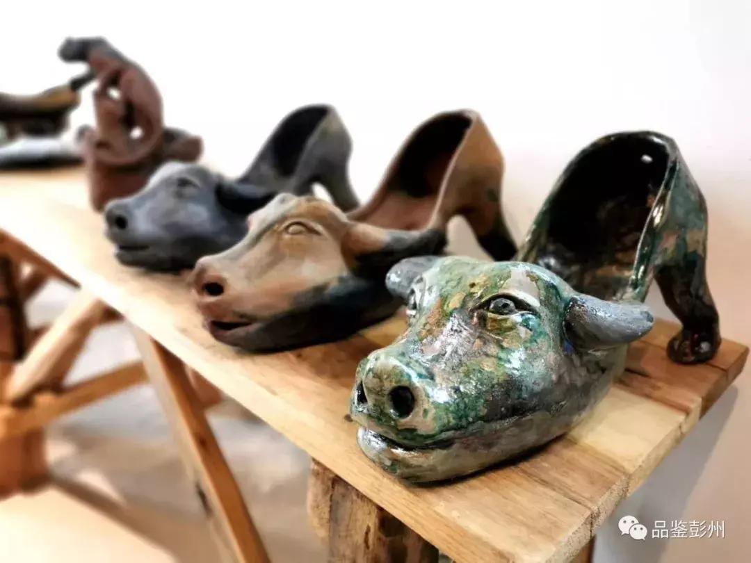 走遍中国的“寻鞋哥”来了！这回居然换上“军乐造”