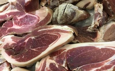济南超市臭猪肉,济南一超市变质肉