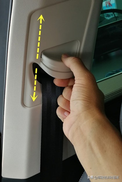 如何调整驾驶座椅最佳位置,车的座椅怎么调整合适位置