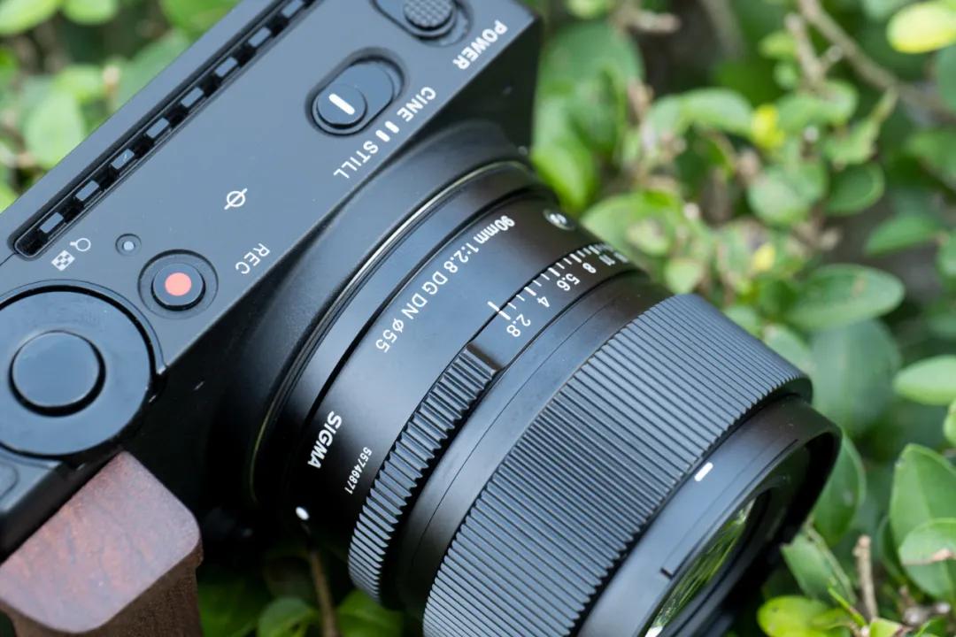 16-35f2.8镜头拍摄效果,28mmf2.8镜头适合拍什么