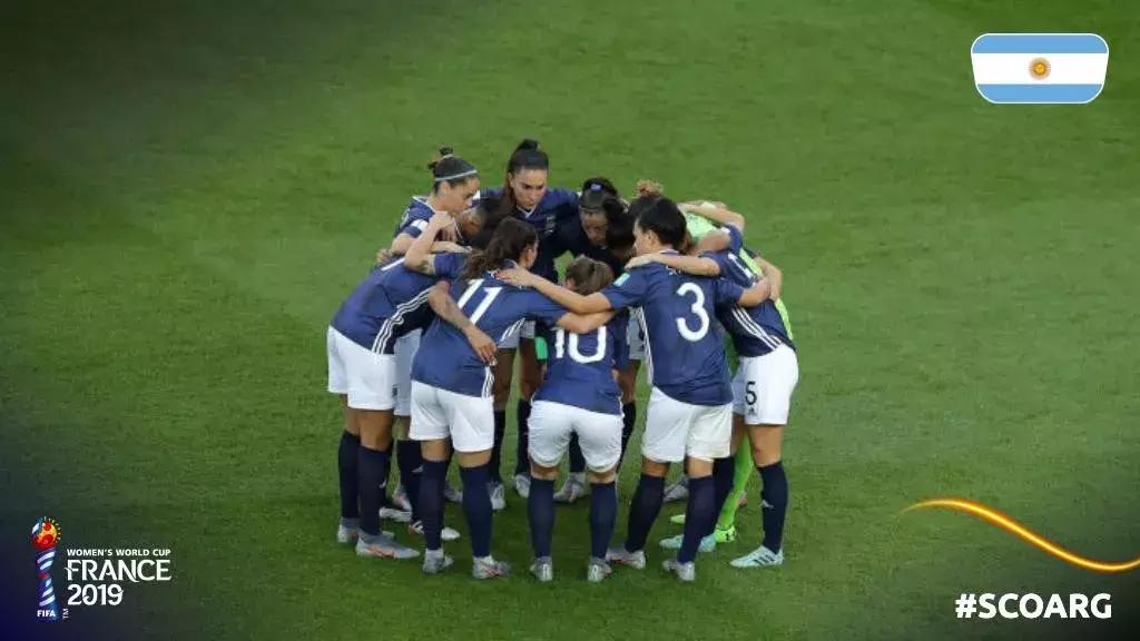 曾为10美元*工罢**如今却创造历史，这支阿根廷女足已成男足楷模