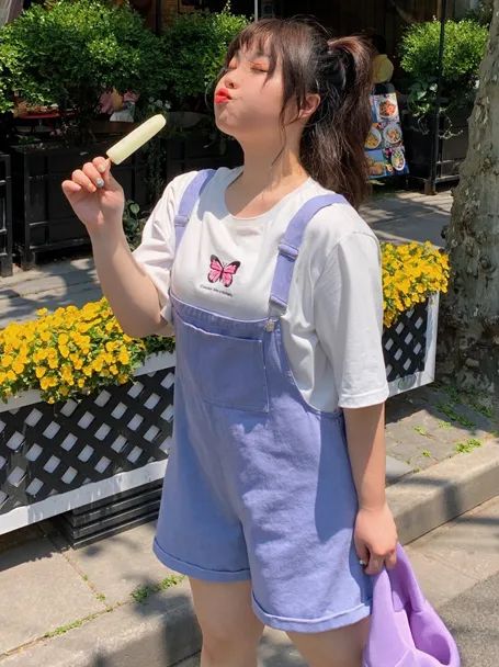 给大家推荐一款巨显腿瘦的短裤,夏天腿粗穿什么短裤子显瘦又时尚