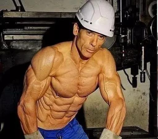 22岁秀肌肉,27岁秀肌肉