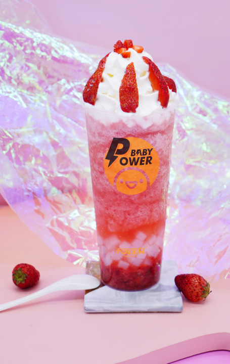 草莓季来一杯草莓香草牛奶,当草莓遇见了牛奶