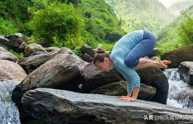 倒立腰无力,倒立背挺不直