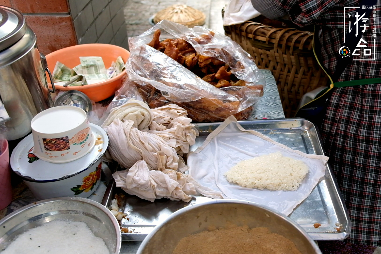 一年只休息2天，她坚持做了14年糯米团，美食背后有温情也有无奈