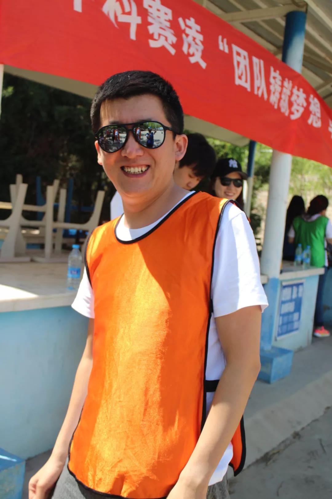 上大学已月入过万,他从UC高管之位出走,创业做游戏成CEO