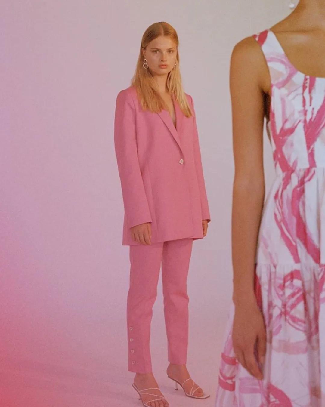 一套西装又正式又休闲,30-35岁女性春季穿搭西装