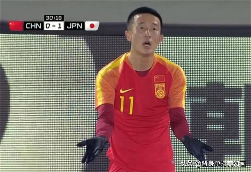 国足0-1日本遭两连败李铁发布会,国足0-2输给日本李铁接受采访