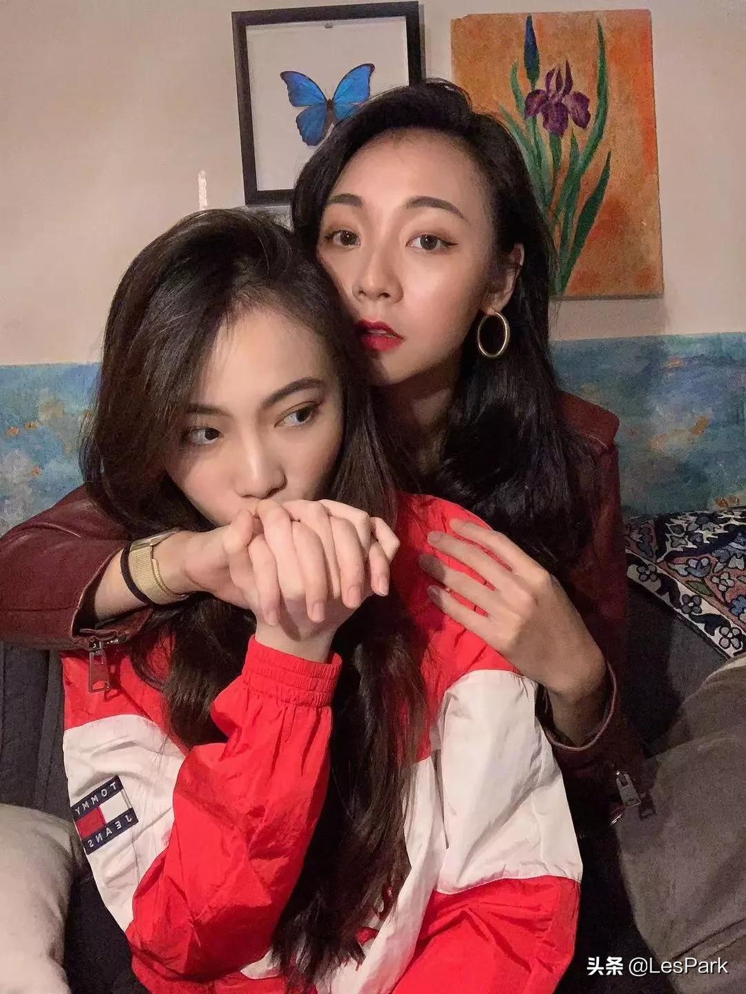 看完这对超甜LES拉拉CP,我先弯为敬