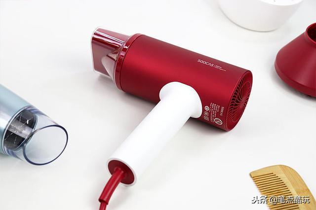 电吹风选择1800w还是2300w (家用2300w和3000w电吹风选哪个)