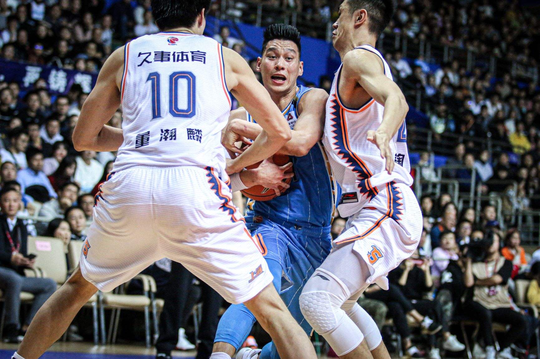 面对二三联防怎么打,2-3联防防守教学图解