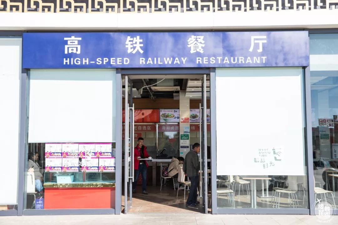 直击春运首日各地出行现场,春运首日直击带上祝福温暖回家