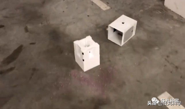 工程师制作闪光臭屁包裹，专治偷快递的*贼毛**