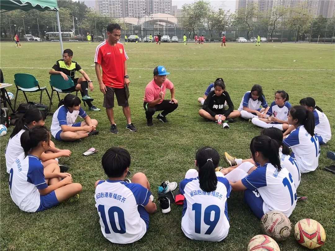 热烈祝贺我校获足球特色学校,广东省青少年校园足球特色学校