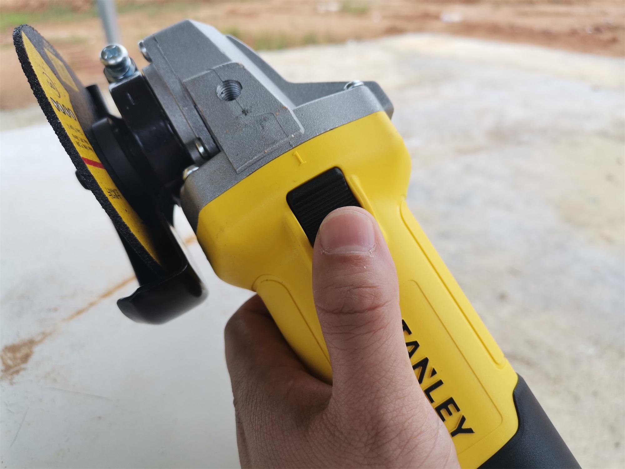 史丹利角磨机220v,史丹利角磨机拆解视频