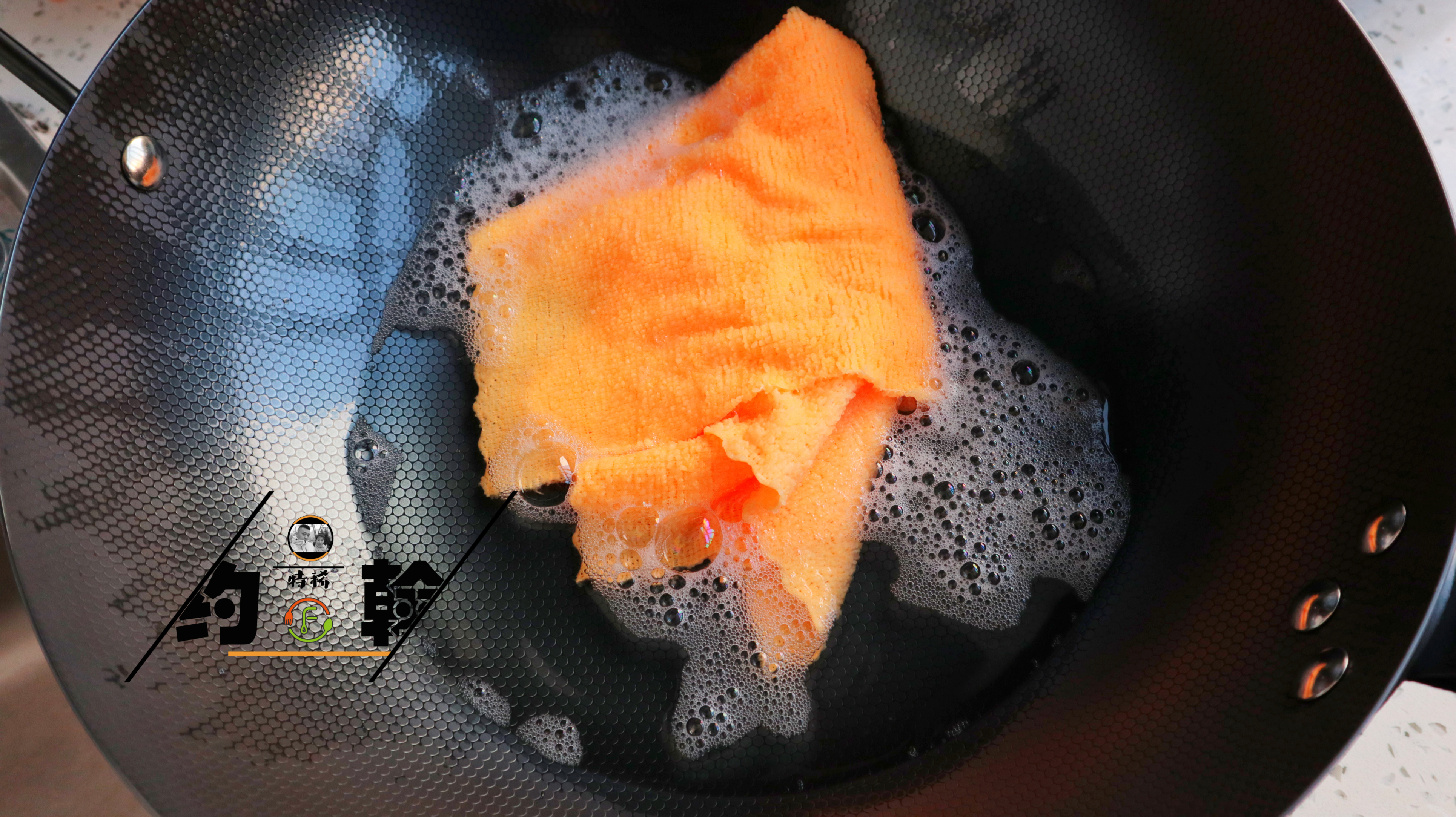 不粘铁锅新锅的正确开锅方法,不粘锅的正确开锅方法铁锅