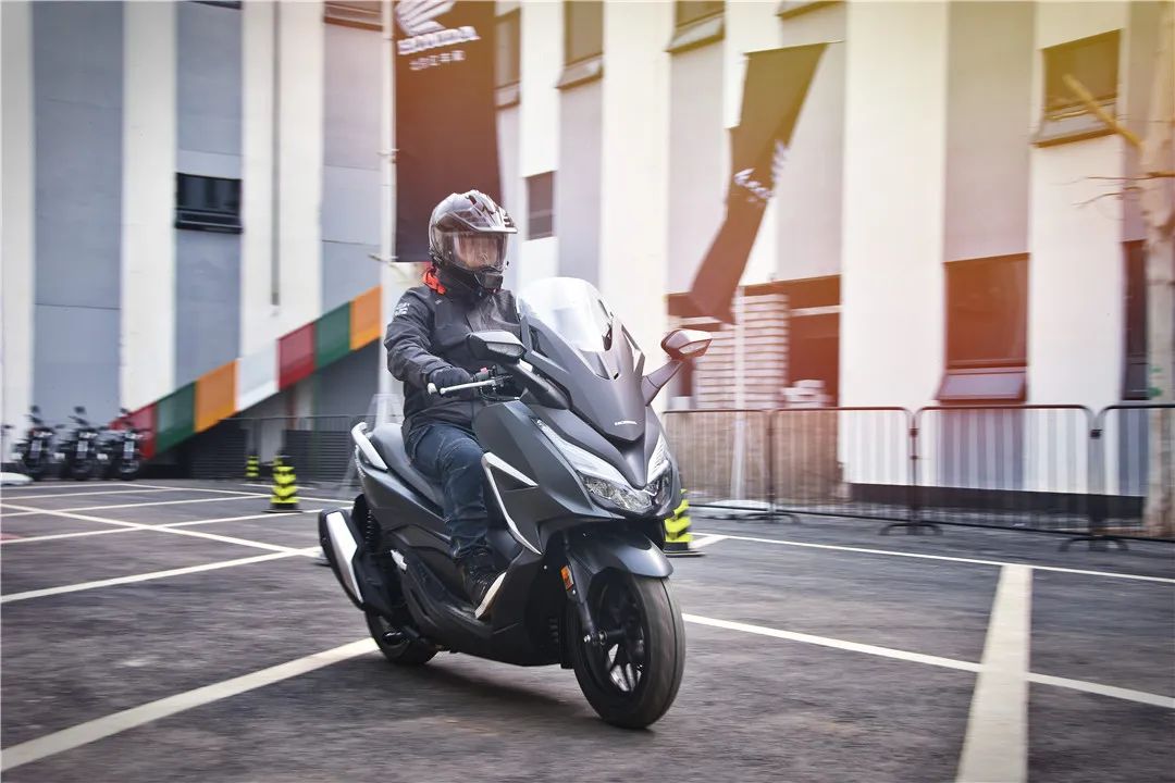 本田踏板车nss300和nss350,本田nss350和光阳s350哪个好