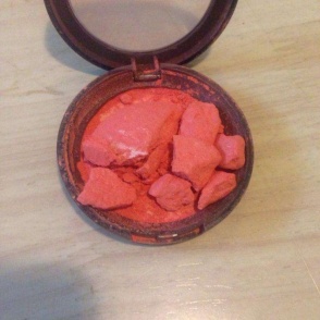 化妆品被小孩弄坏，是一种什么体验？