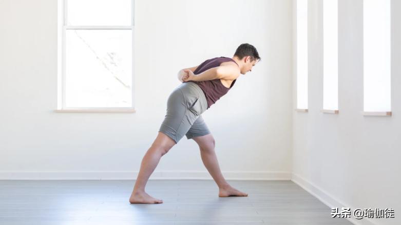手腕疼痛可以练什么瑜伽,手腕疼的瑜伽康复动作