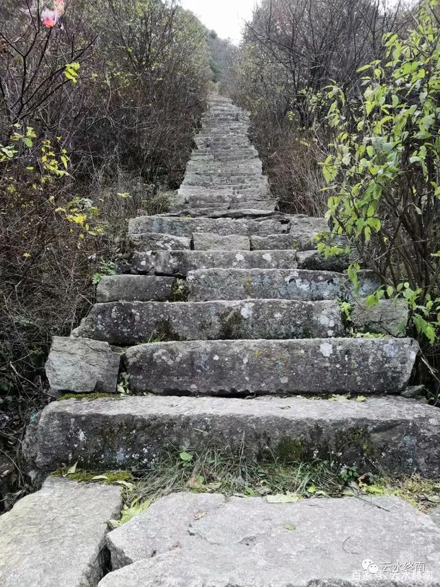 西安太兴山铁庙,秦岭库峪太兴山铁庙