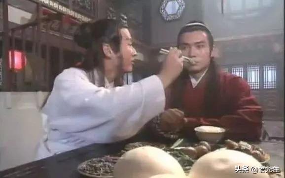 致我们逝去的童年往事只能回味,致我们逝去的童年时光一去不复返