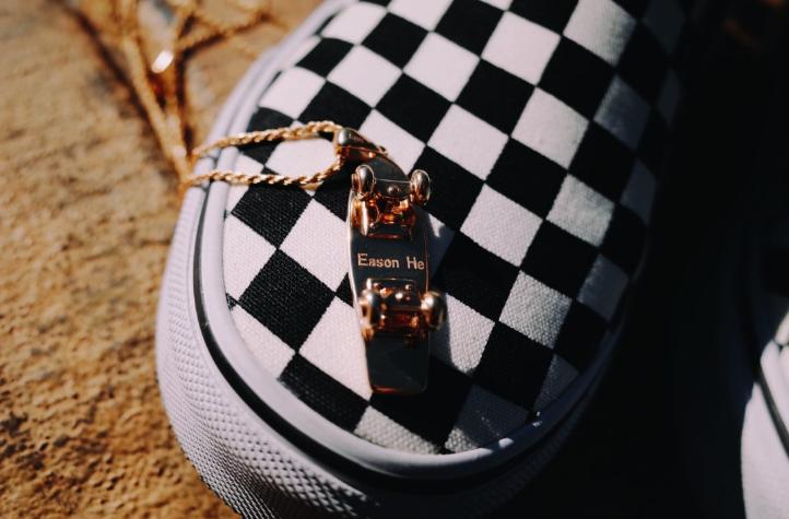 vans真的很容易开胶吗,vansauthentic开胶怎么办