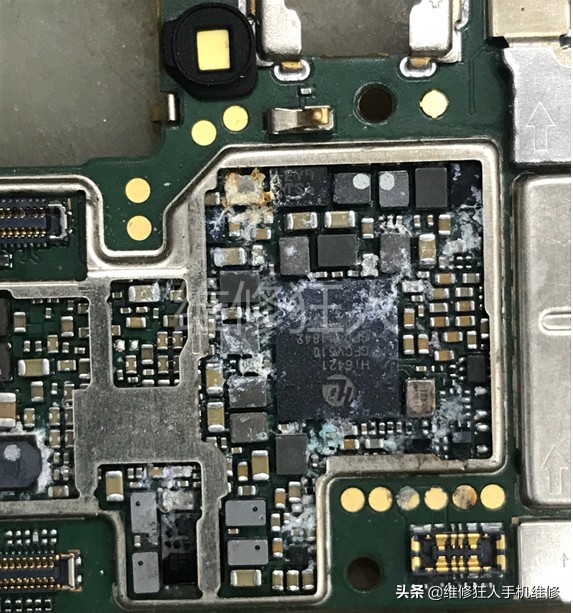 荣耀v10进水开机无灯光,荣耀v10进水不开机亮红灯