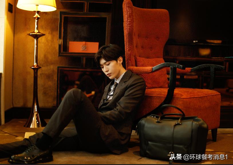 定格好莱坞魅力开启浪漫风潮SalvatoreFerragamo全新假日系列