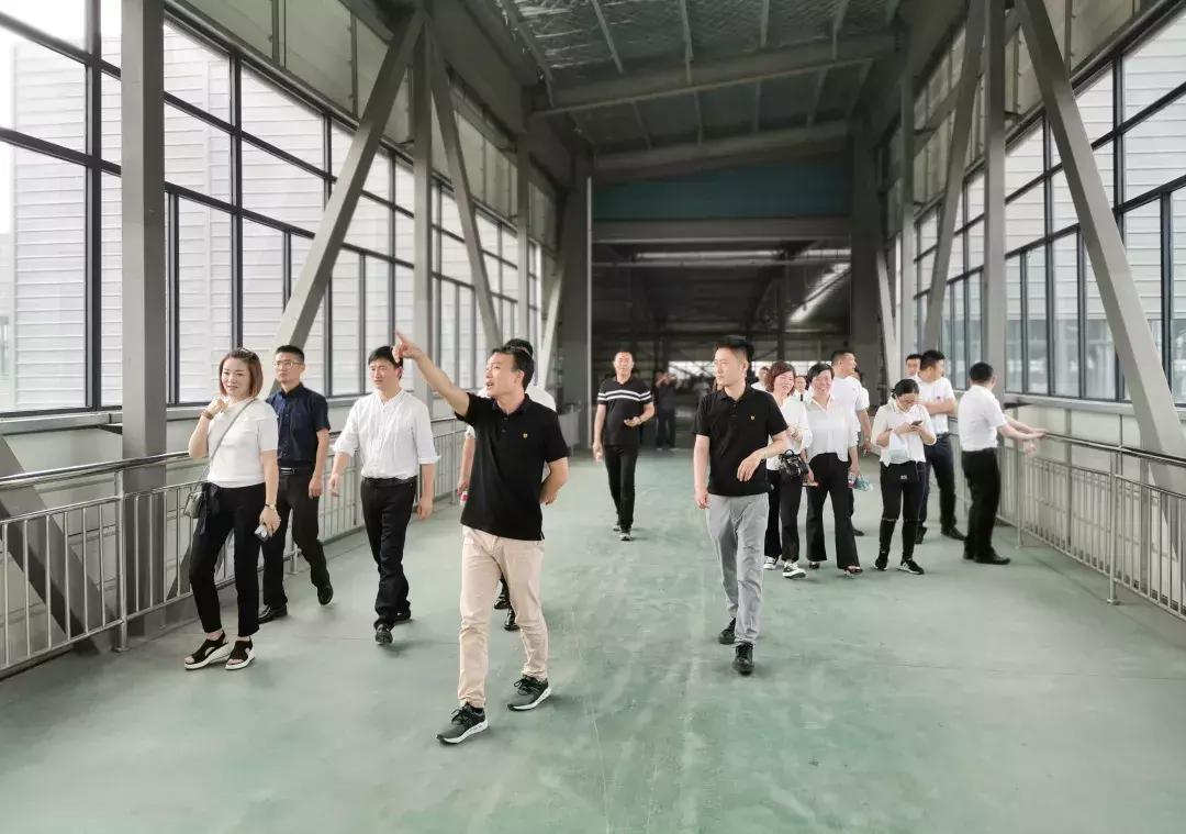 世友新闻：圣都装饰团队到访世友地板总部进行深入交流