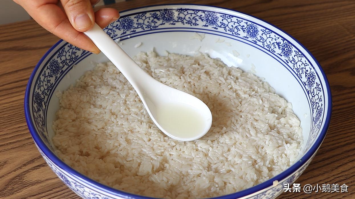 酒酿怎么做又香又甜,冬天糯米酒酿的家常做法