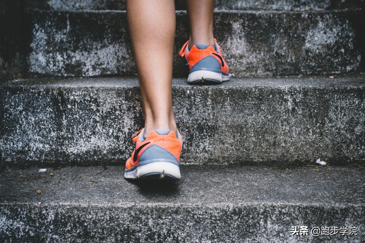 跑步跑出黑指甲代表什么,跑步黑指甲还能再跑吗