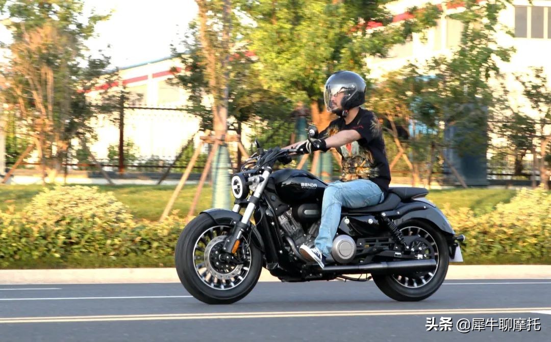 钱江闪电300和奔达灰石300,奔达灰石300适合跑长途高速吗