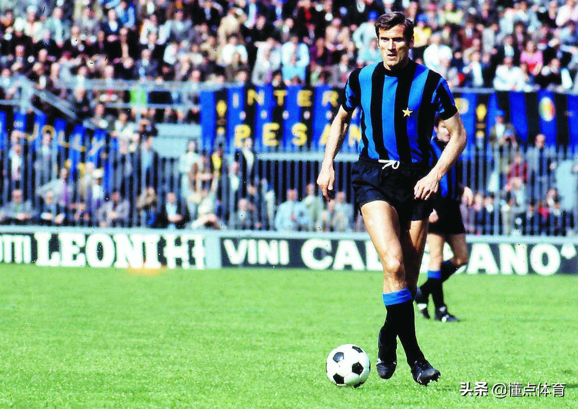 10大已经退役足坛的球星,被三支球队退役球衣的球星