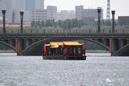 想坐小船去哪里旅游,想坐游船可以去哪里坐