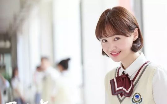 发际线高适合刘海教程不用卷发棒,发际线高不让有刘海怎么扎马尾