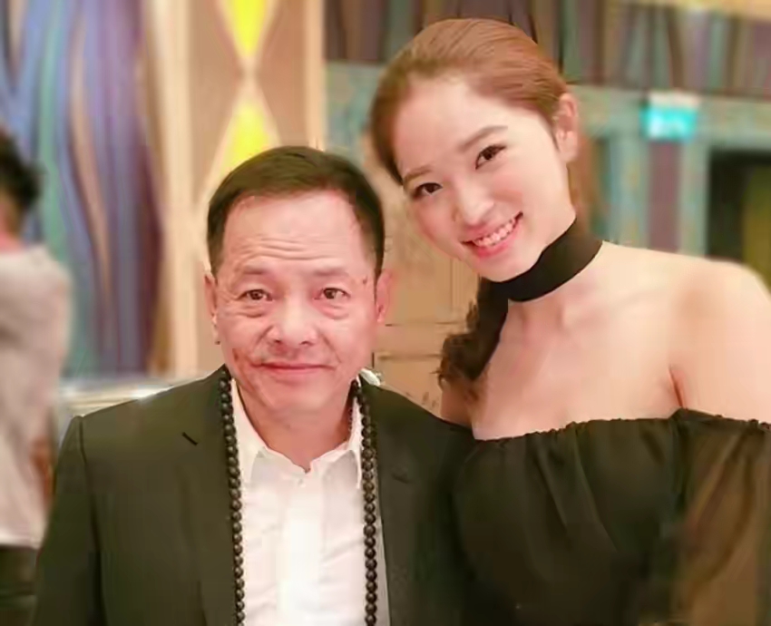 澳门教父崩牙驹视频,澳门何鸿燊和崩牙驹