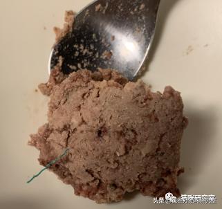 巅峰罐头分析，罐头和猫粮没什么区别，1份猫粮+4份水=罐头