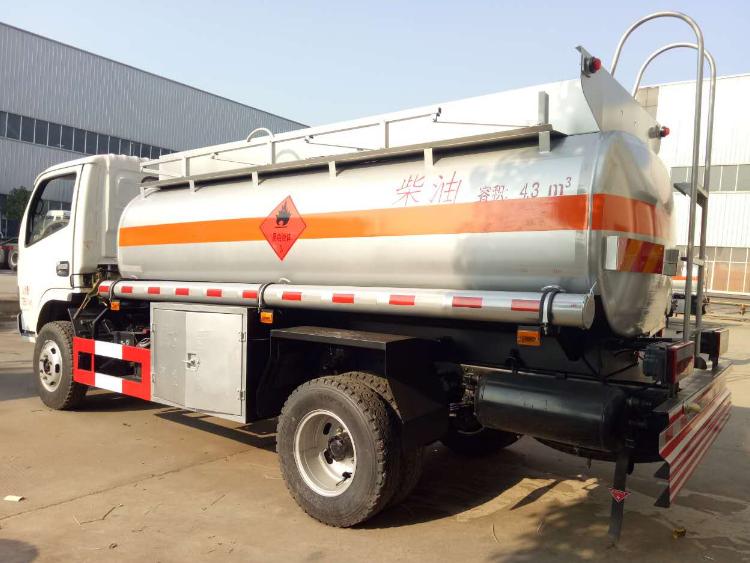 交警查吸污车吗,交警遇到吸粪车