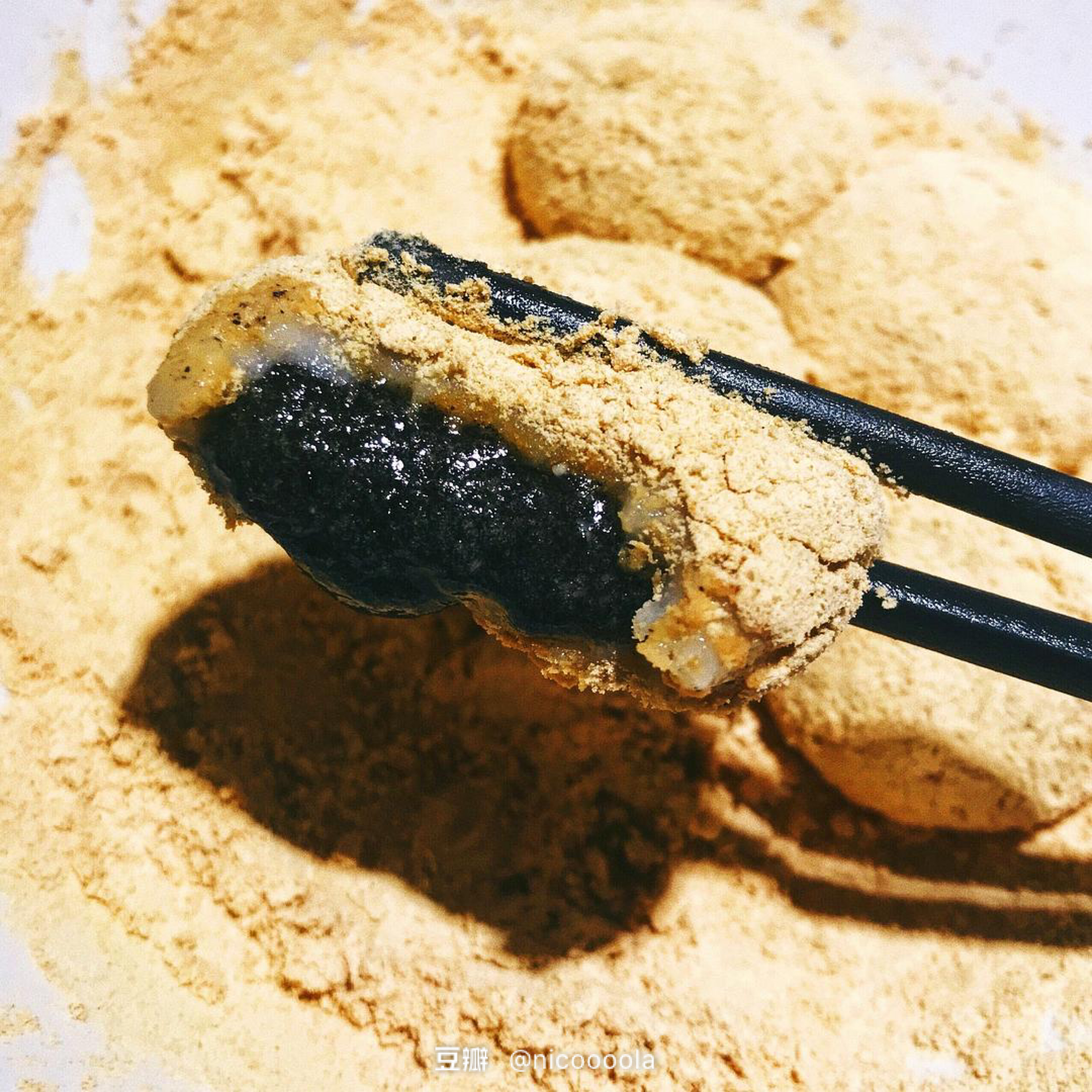 我在办公室的抽屉里，藏了一间小型超市