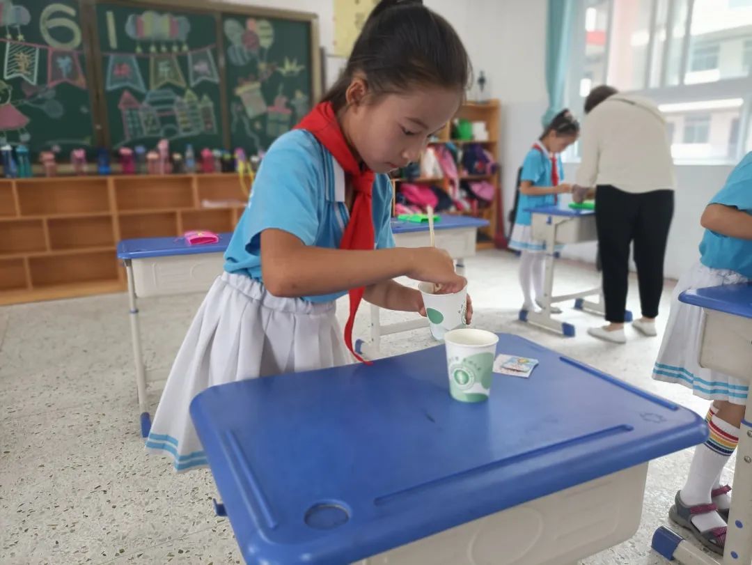 洛龙区第一实验小学学府校区“童心向*党**，梦想起航”游艺节活动