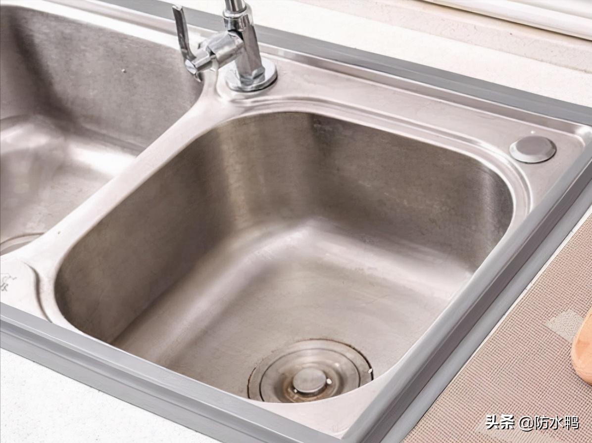 水槽漏水补缝胶打开没用完会干吗,天天漏水怎么解决
