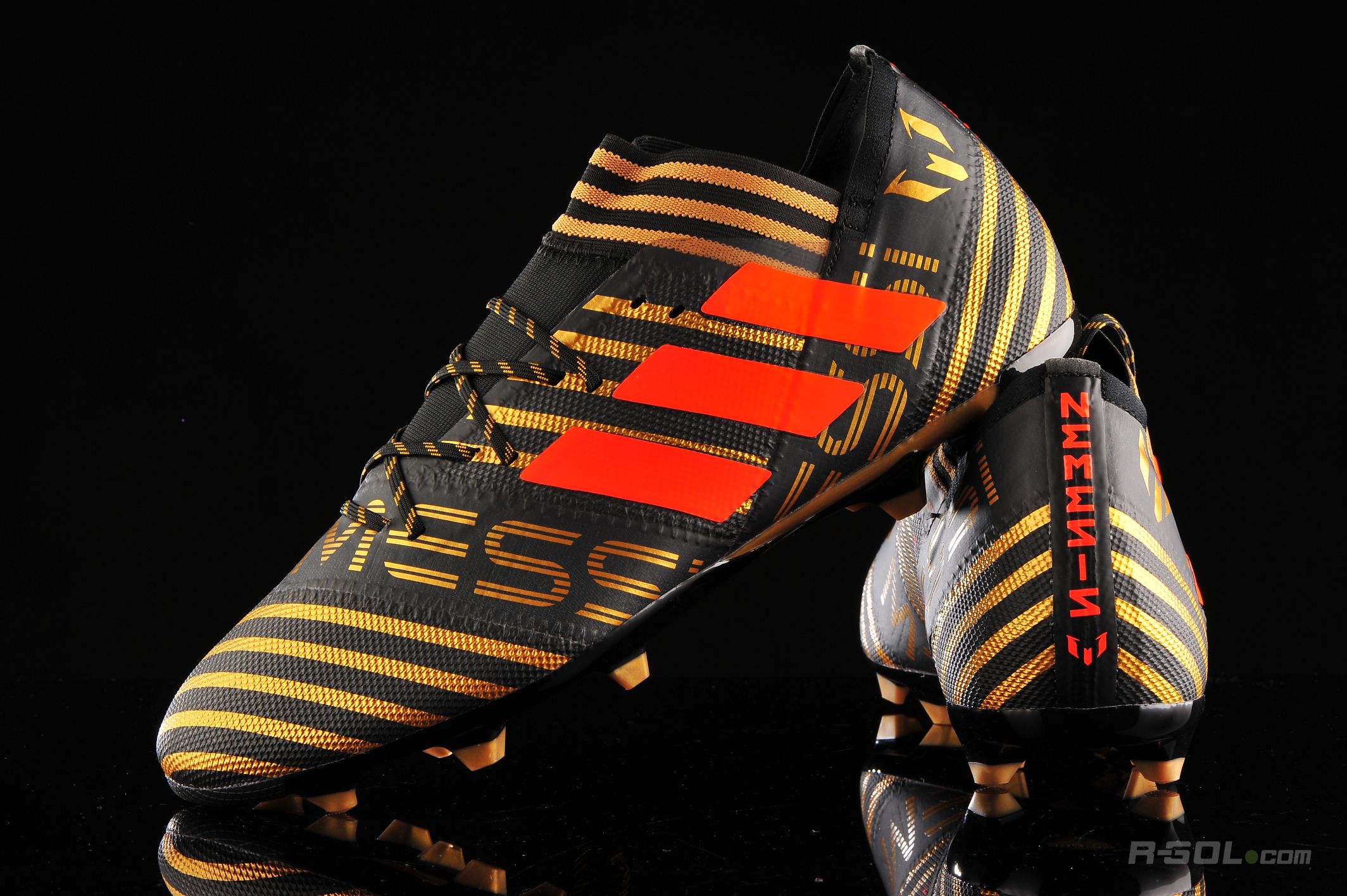 梅西和c罗为什么没有签名鞋,c罗刺客黑球鞋