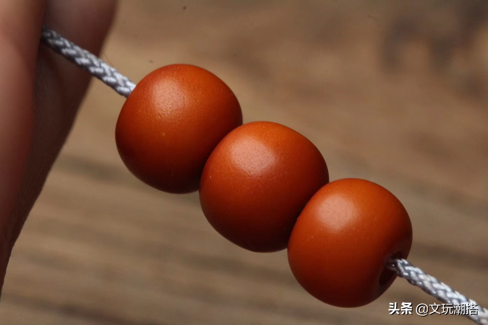 新蜜蜡跟老蜜蜡的区别是什么,老蜜蜡和新蜜蜡的区别在哪里