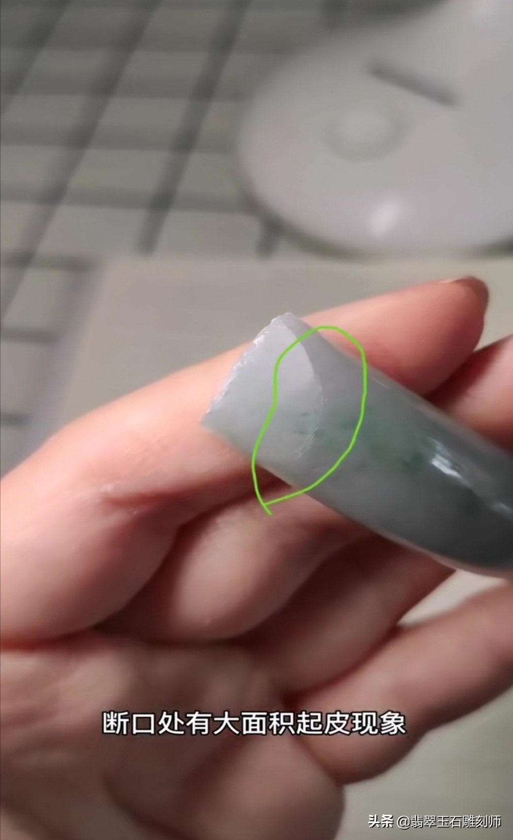 玉手镯断裂了值得修复吗,玉手镯裂了怎么修复