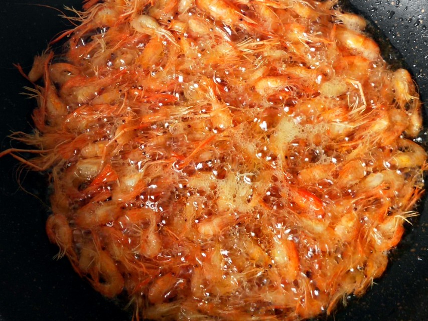 香酥小河虾老少皆宜的补钙佳品,传说中的香酥小河虾既补钙又美味