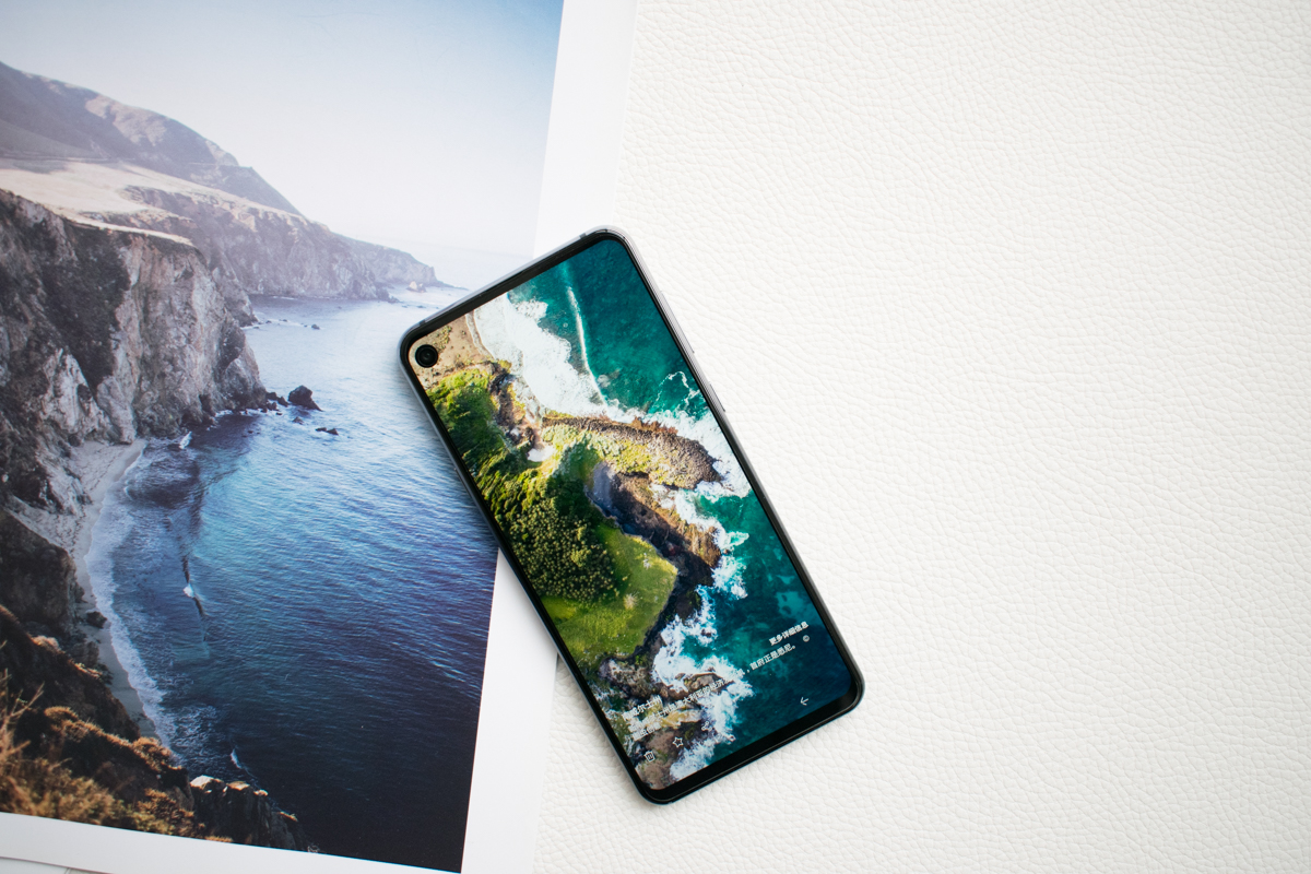 三星挖孔屏新专利曝光,三星挖孔屏测评