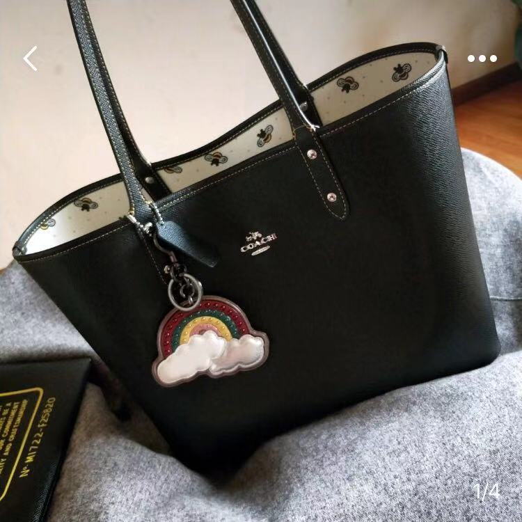 入手第一个轻奢侈包选啥,人生中的第一只大牌包包